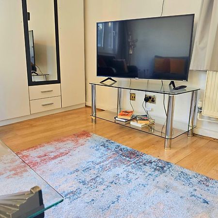 Bright & Spacious Home In Building With Lift, Right Next To Bayswater Station - Walk To Kensington Palace, Hyde Park, Little Venice & Notting Hill London Exterior photo